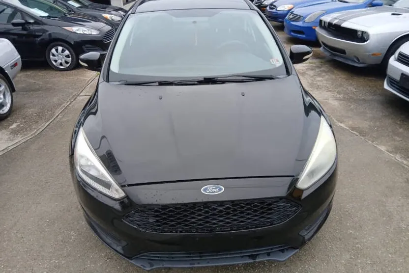 2016 Ford Focus SE photo 1