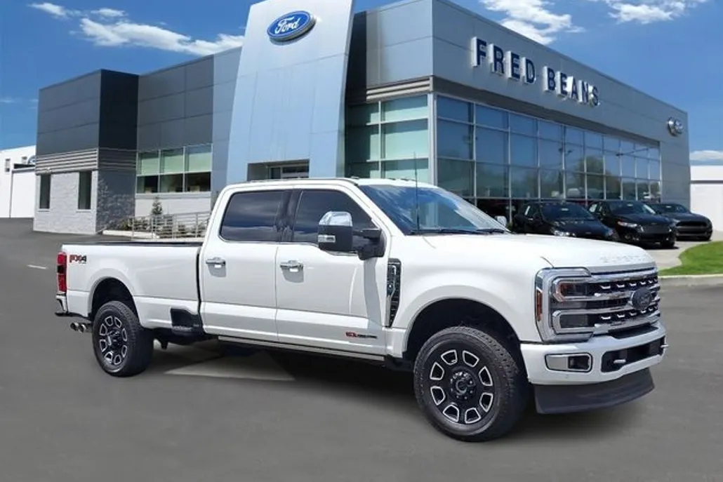 2024 Ford F-250 Platinum photo 1