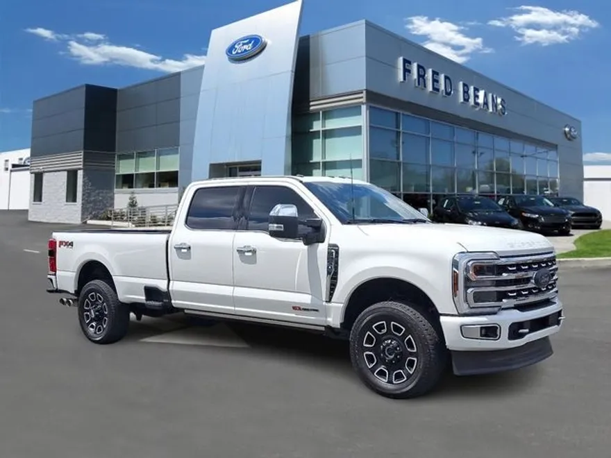 2024 Ford F-250 Platinum photo 1