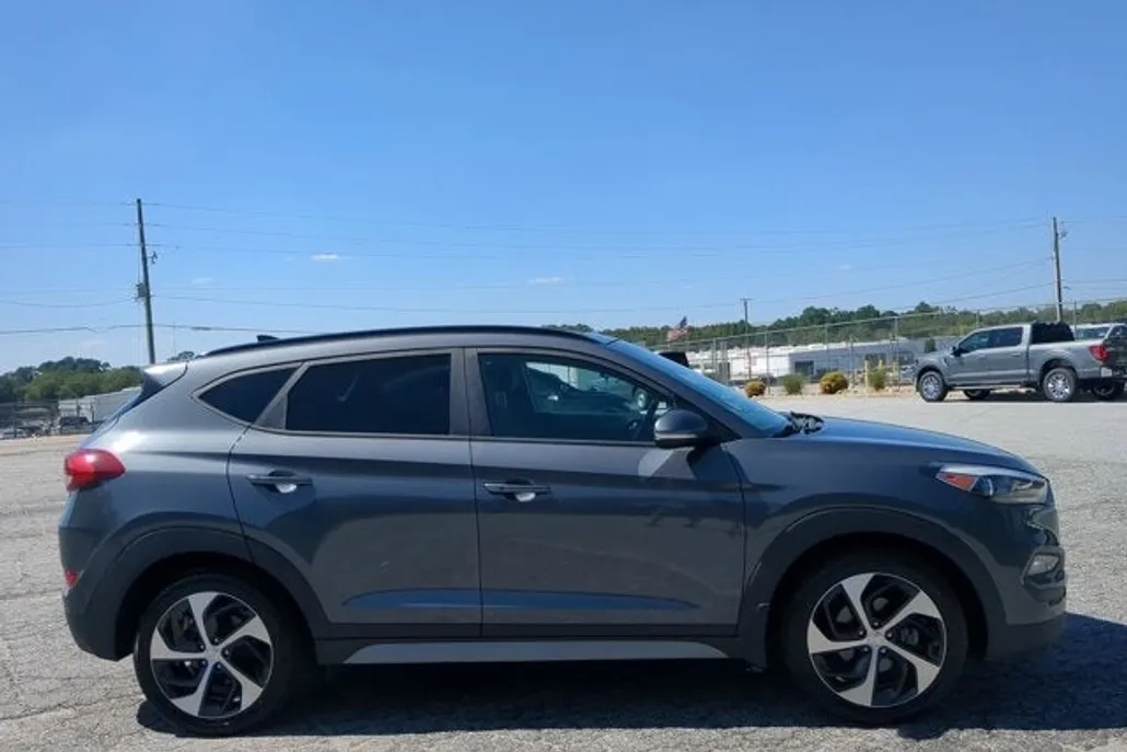 2018 Hyundai Tucson Value photo 1