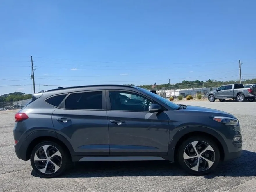 2018 Hyundai Tucson Value photo 1