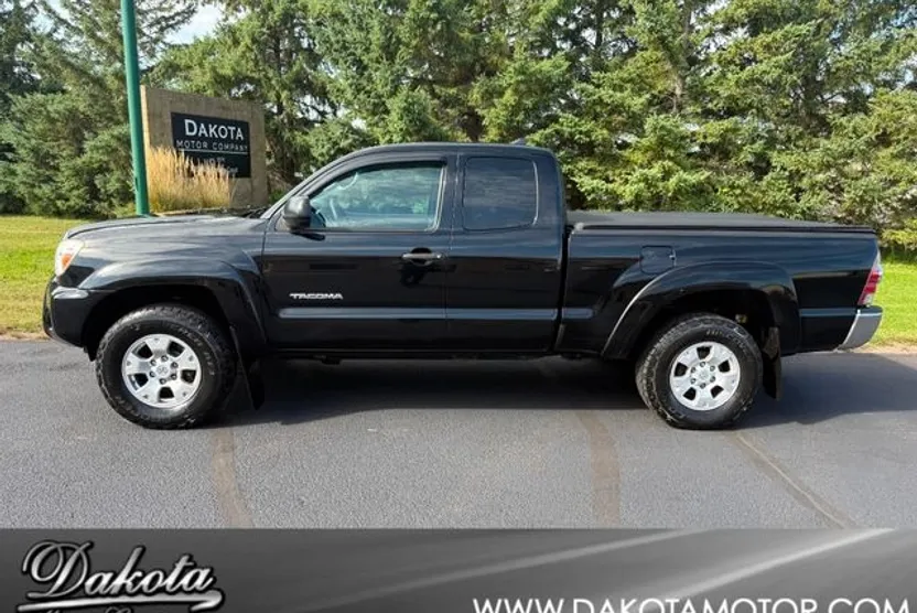 2015 Toyota Tacoma Base photo 1