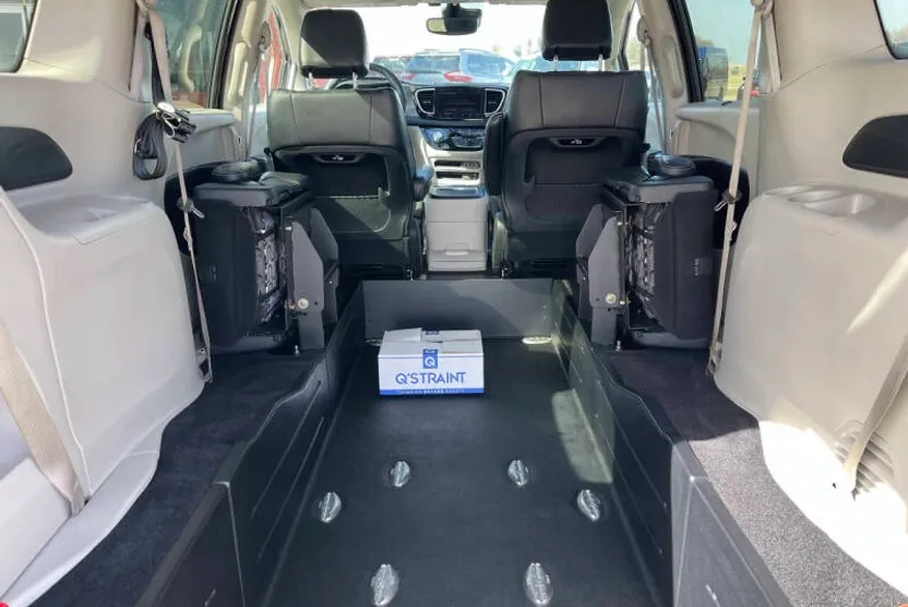 2022 Chrysler Pacifica Touring L photo 1