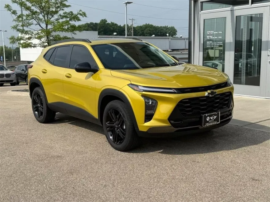 2024 Chevrolet Trax ACTIV photo 1