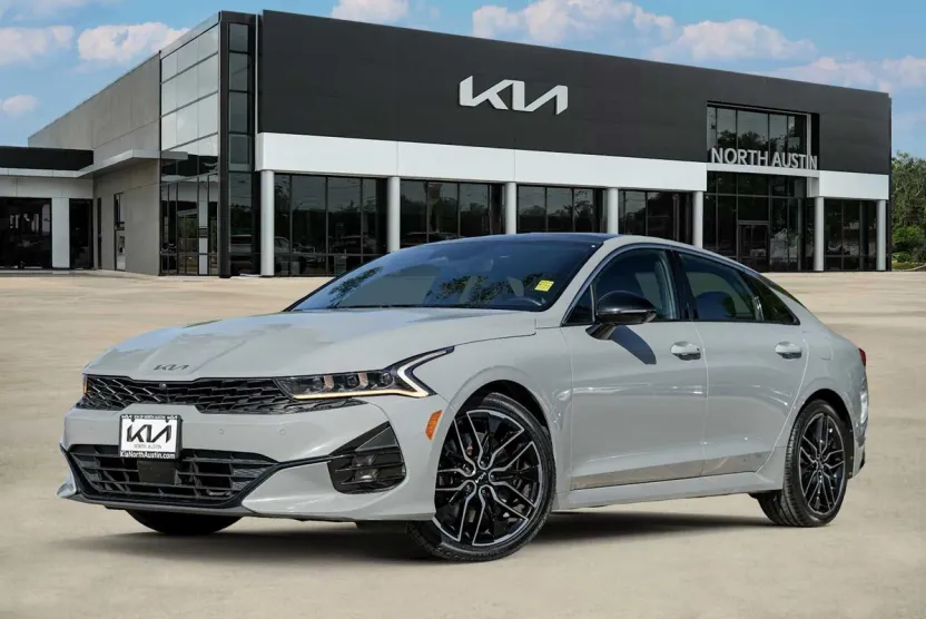 2023 Kia K5 GT photo 1