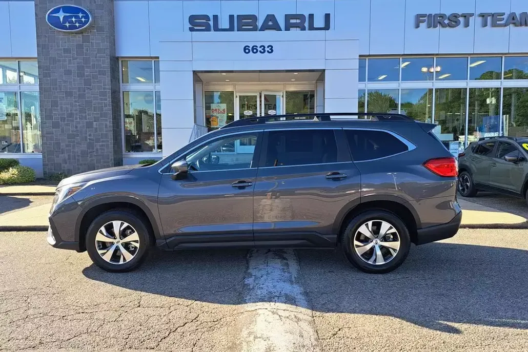 2024 Subaru Ascent Premium photo 1