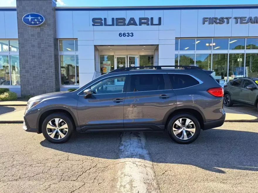 2024 Subaru Ascent Premium photo 1