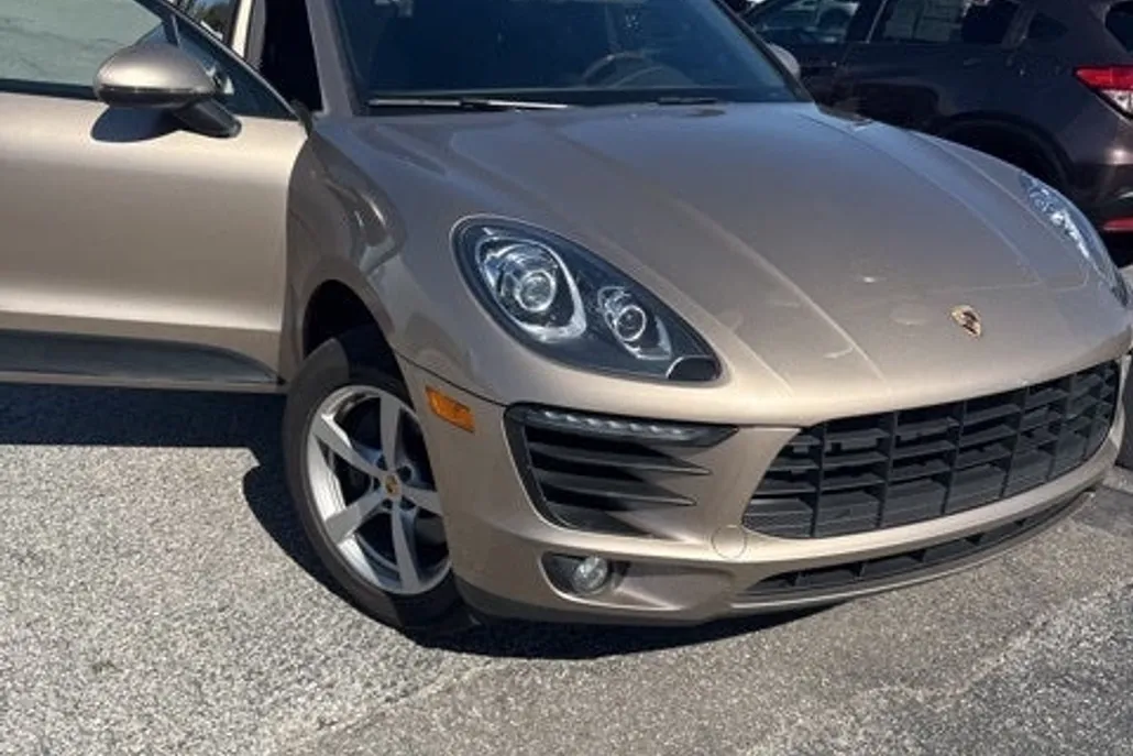 2018 Porsche Macan Base photo 1