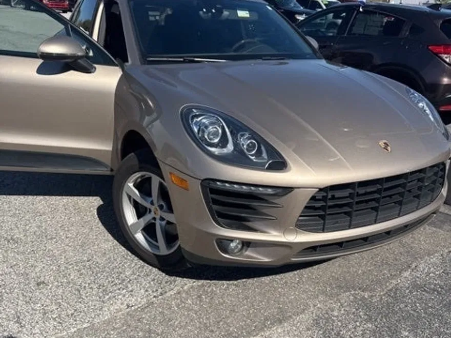 2018 Porsche Macan Base photo 1
