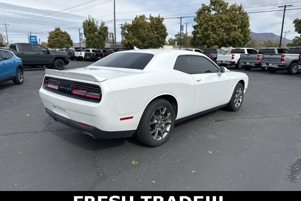 2017 Dodge Challenger GT photo 1