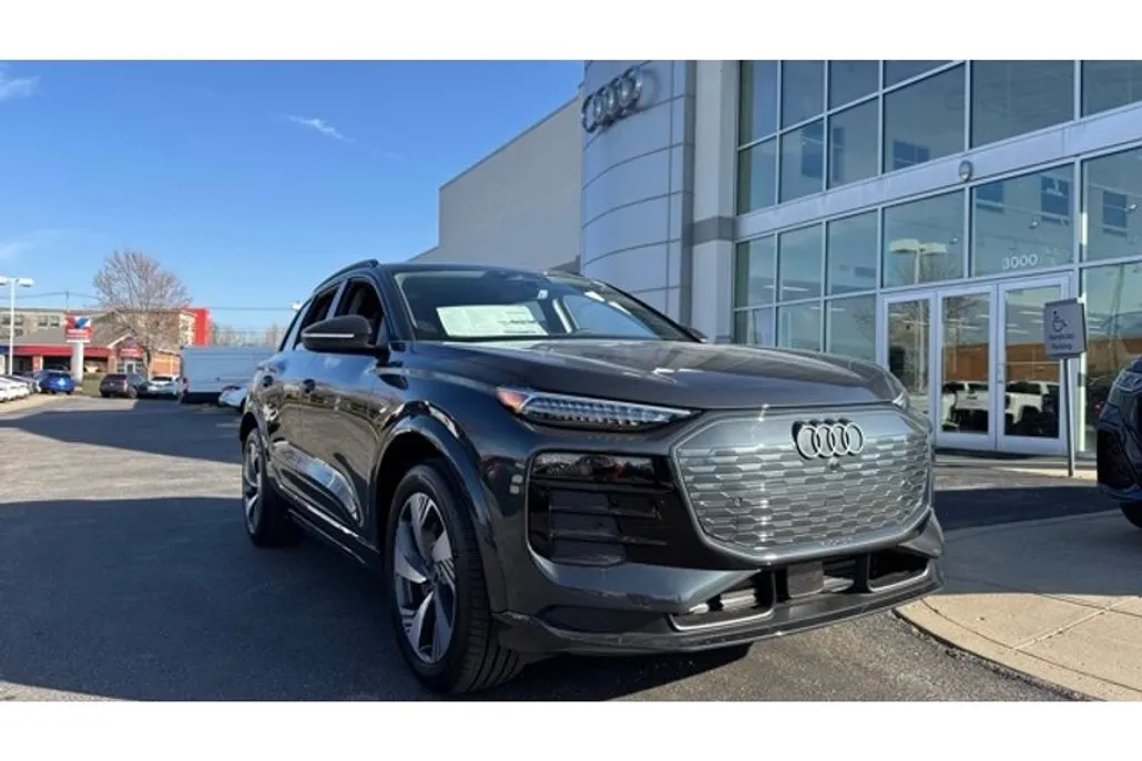 2025 Audi Q6 E-tron Premium Plus photo 1
