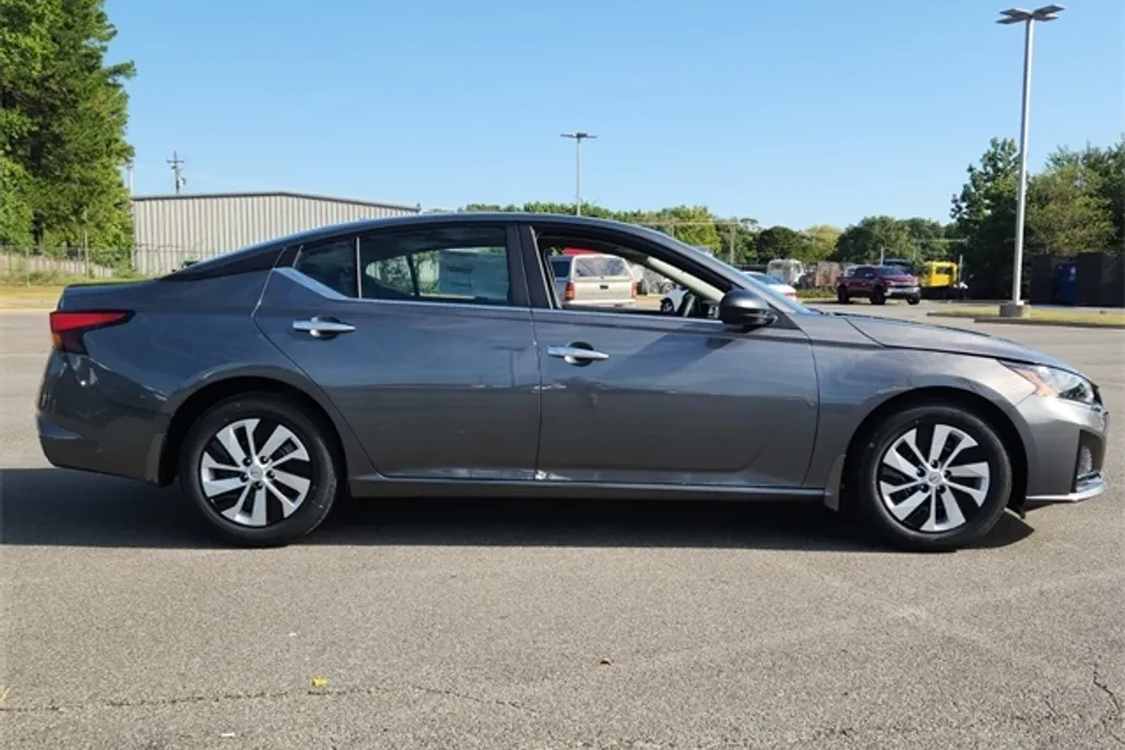 2025 Nissan Altima 2.5 S photo 1
