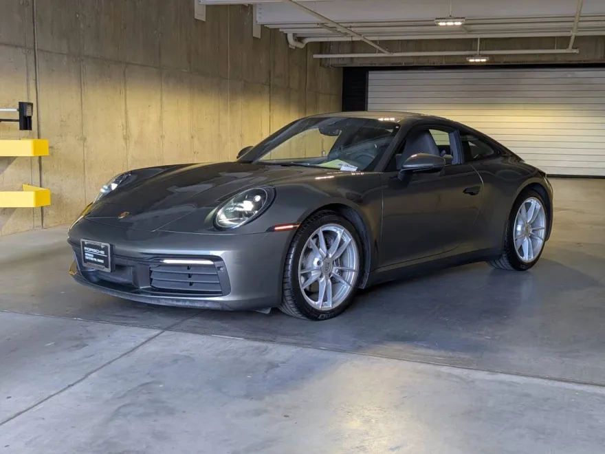 2023 Porsche 911 4 T photo 1