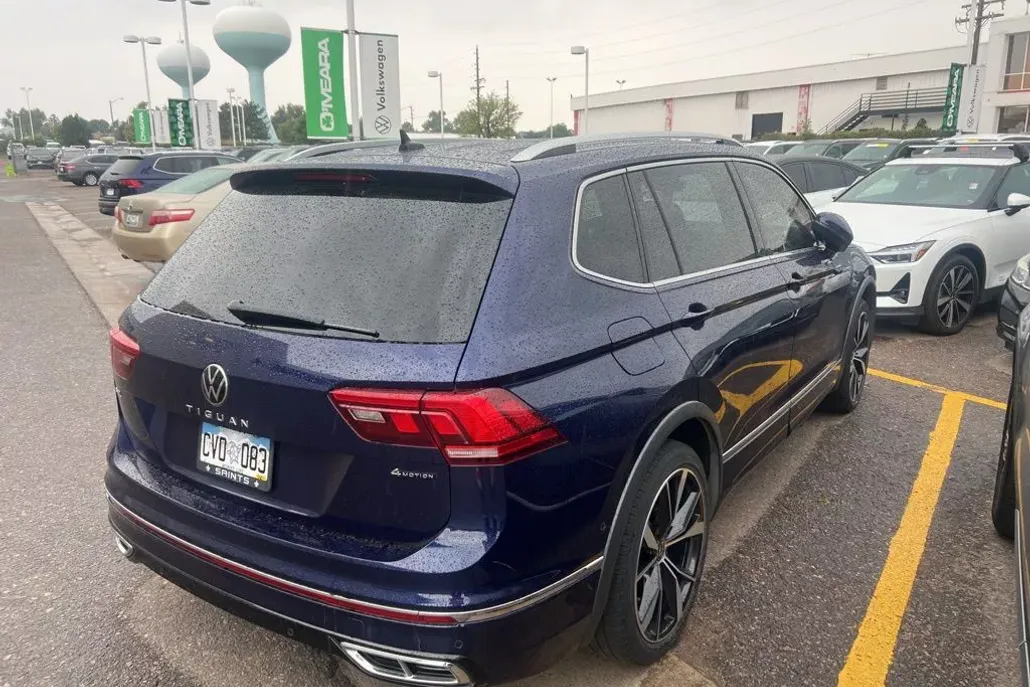 2022 Volkswagen Tiguan SEL Premium R-Line photo 1