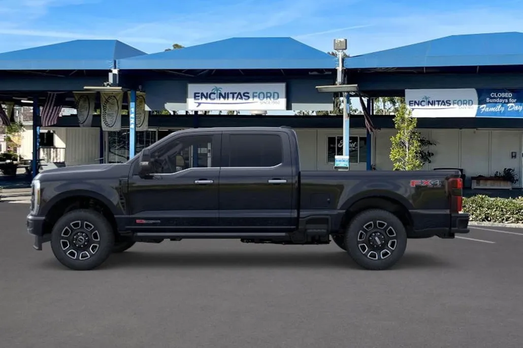 2025 Ford F-250 Platinum photo 1