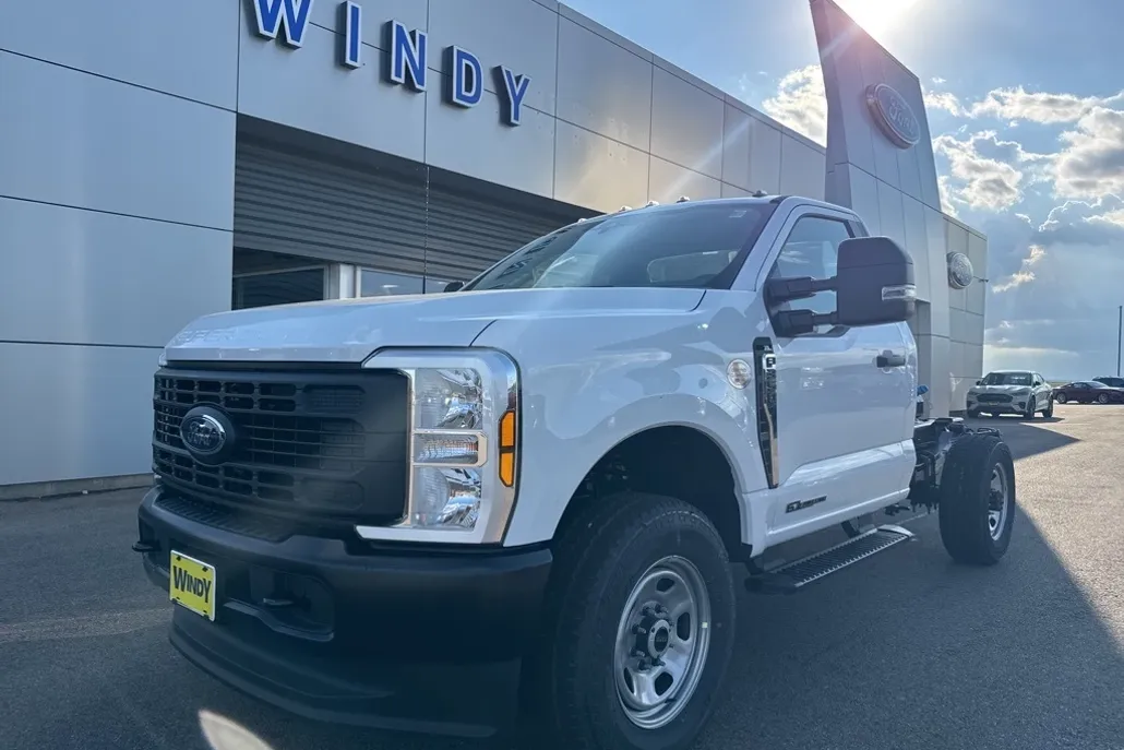 2026 Ford F-350 photo 1