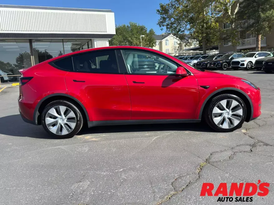 2023 Tesla Model Y Long Range photo 1