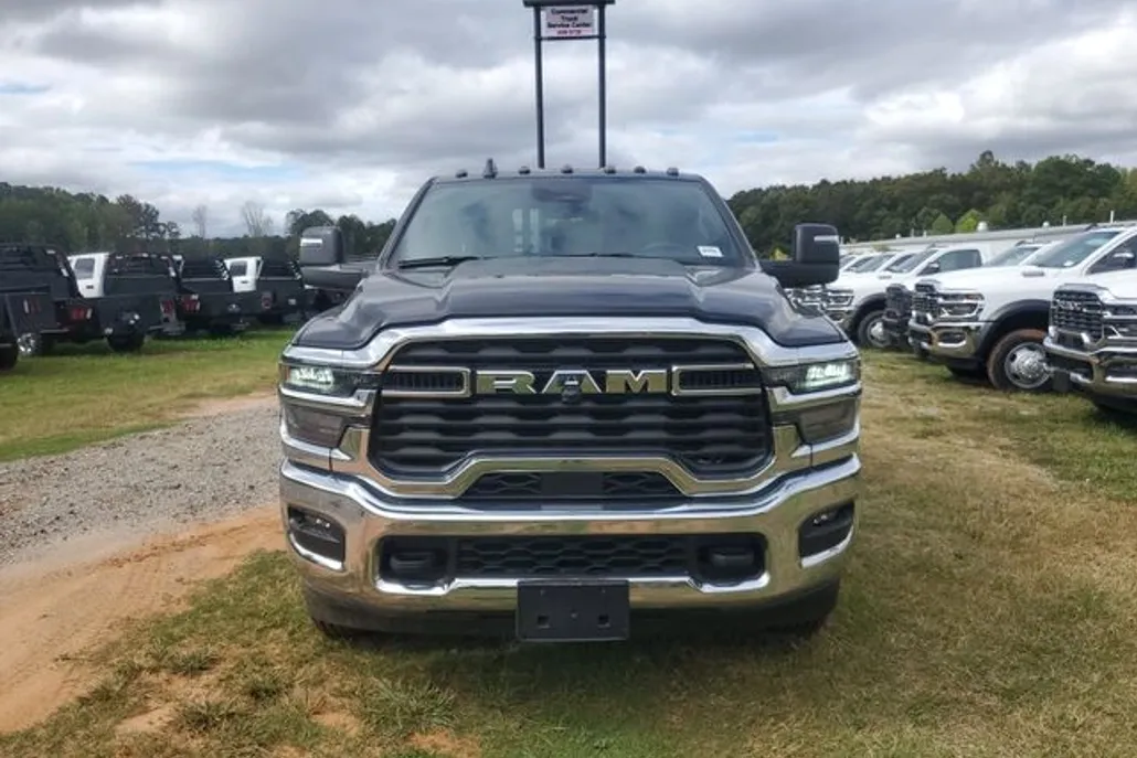 2025 Ram 3500 Tradesman photo 1