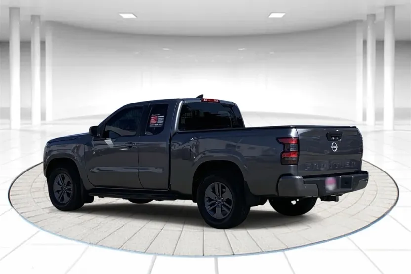 2025 Nissan Frontier SV photo 1