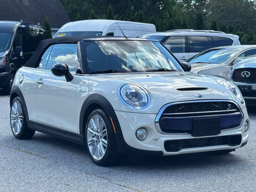 2017 Mini Cooper Convertible S photo 1