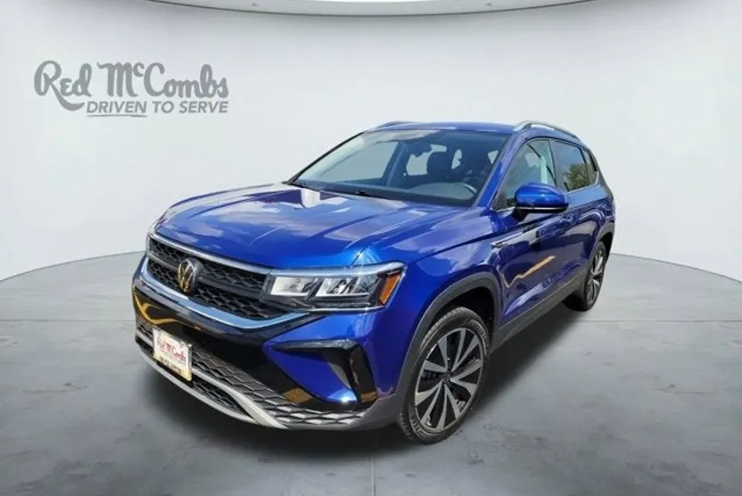 2024 Volkswagen Taos SE photo 1