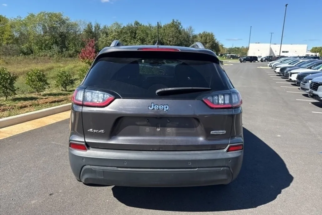 2019 Jeep Cherokee Latitude photo 1