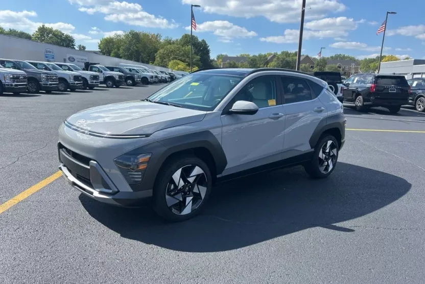 2024 Hyundai Kona Limited photo 1