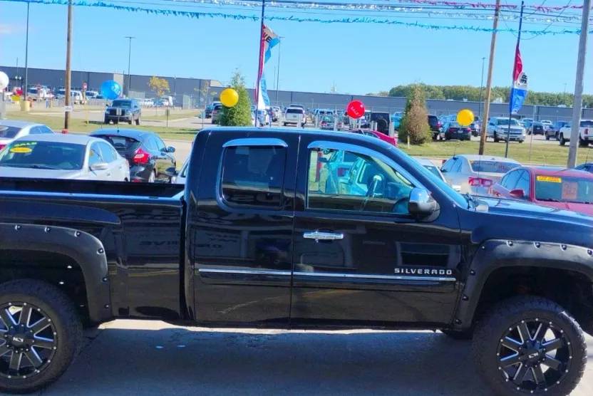 2013 Chevrolet Silverado 1500 LT photo 1