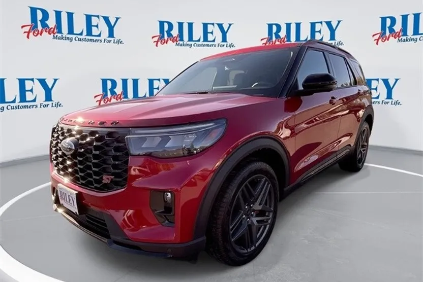 2025 Ford Explorer ST photo 1
