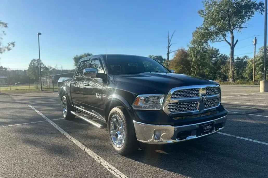 2015 Ram 1500 Laramie photo 1