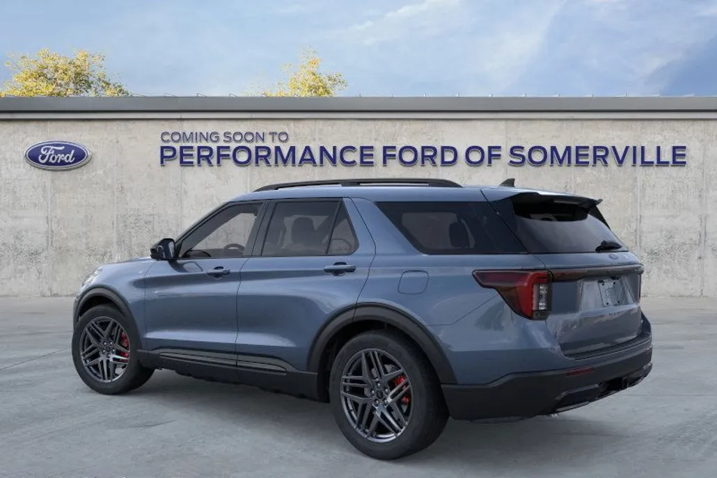 2025 Ford Explorer ST-Line photo 1