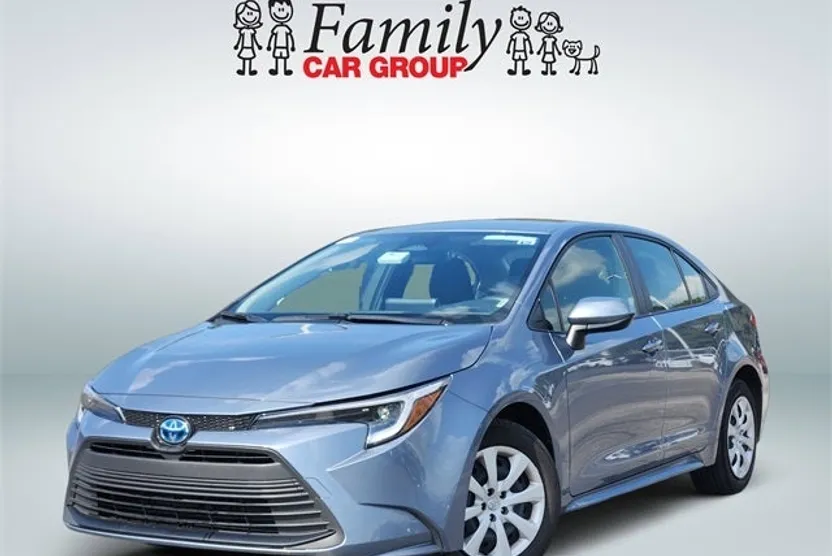 2025 Toyota Corolla Hybrid LE photo 1