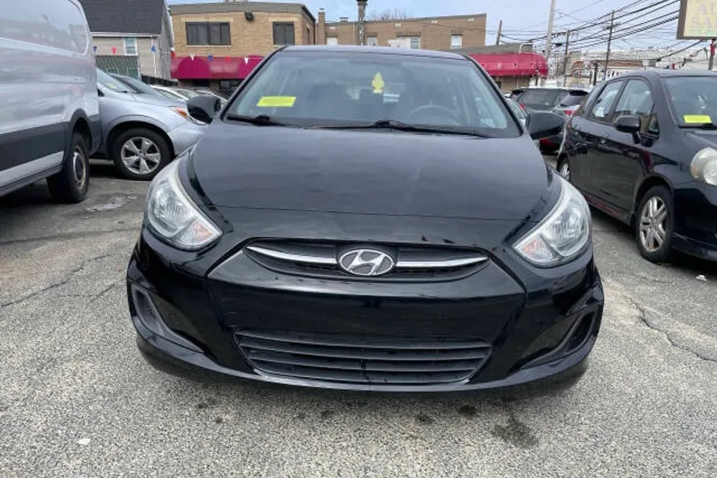 2015 Hyundai Accent GS photo 1