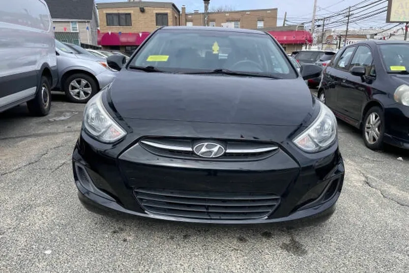 2015 Hyundai Accent GS photo 1