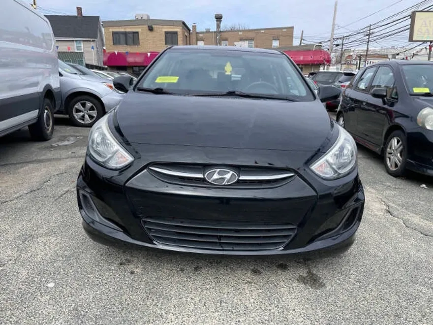 2015 Hyundai Accent GS photo 1