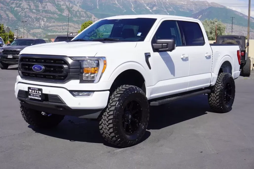2023 Ford F-150 XLT photo 1