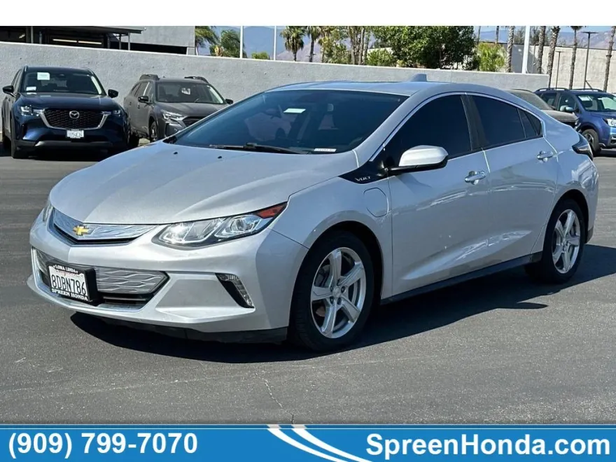 2018 Chevrolet Volt LT photo 1