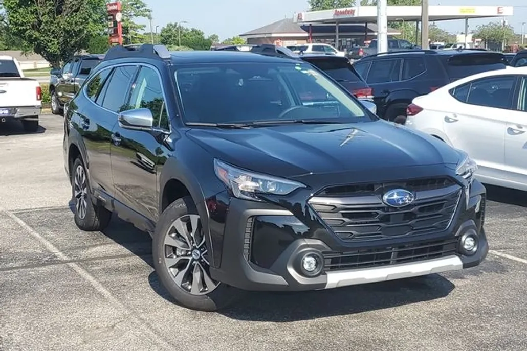 2025 Subaru Outback Touring XT photo 1
