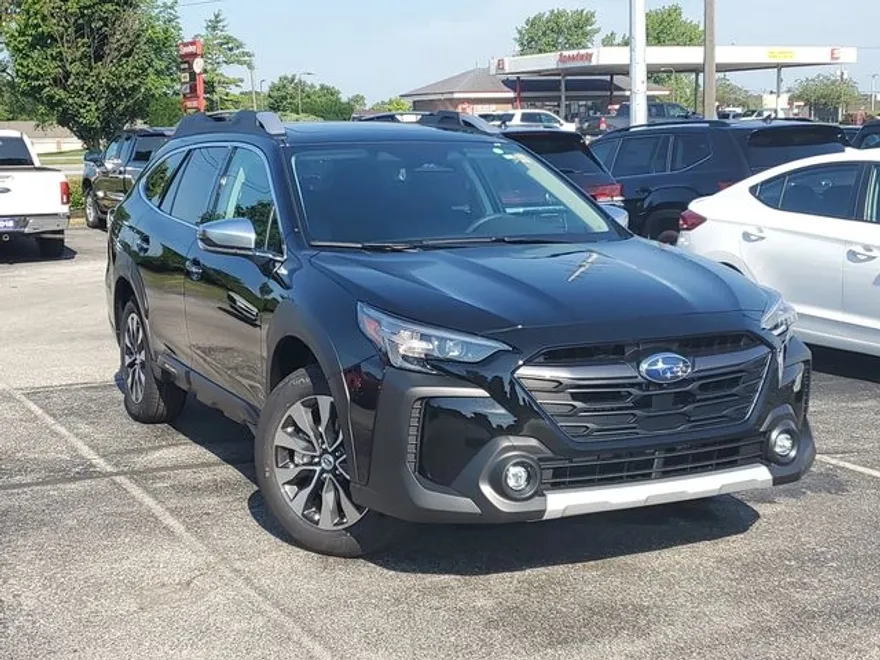 2025 Subaru Outback Touring XT photo 1