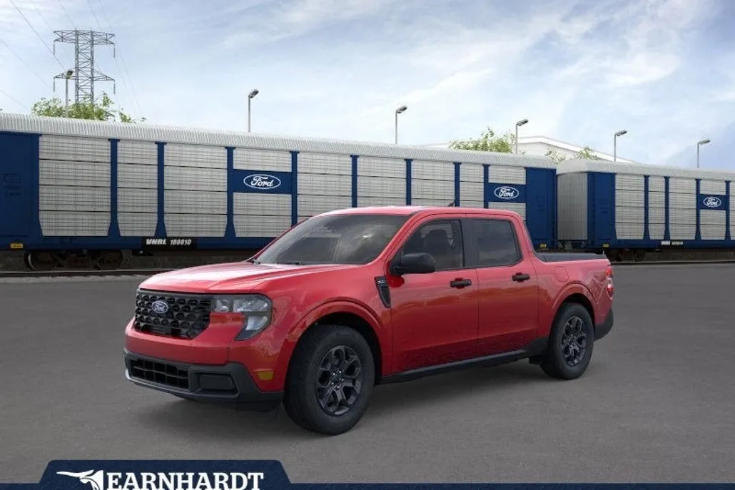 2025 Ford Maverick XLT photo 1