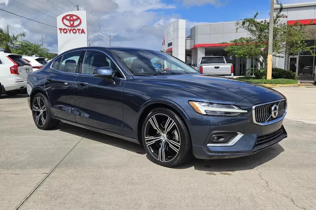 2022 Volvo S60 B5 Inscription photo 1