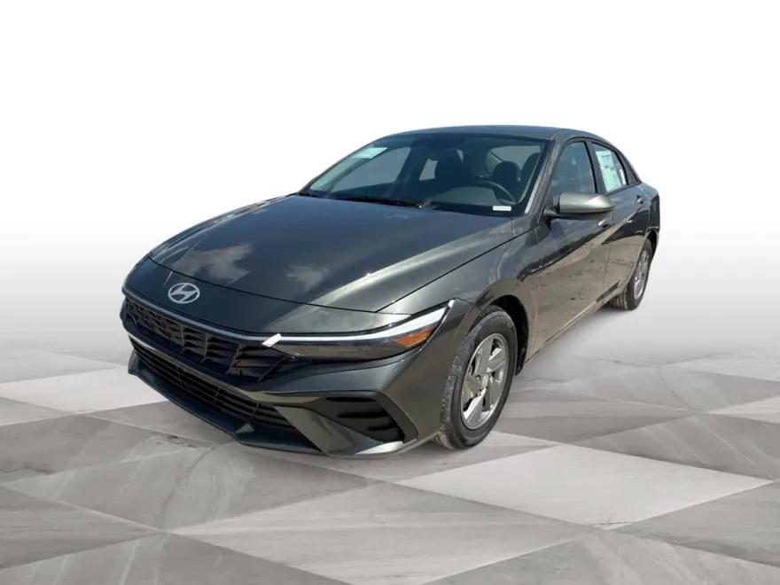 2025 Hyundai Elantra SE photo 1