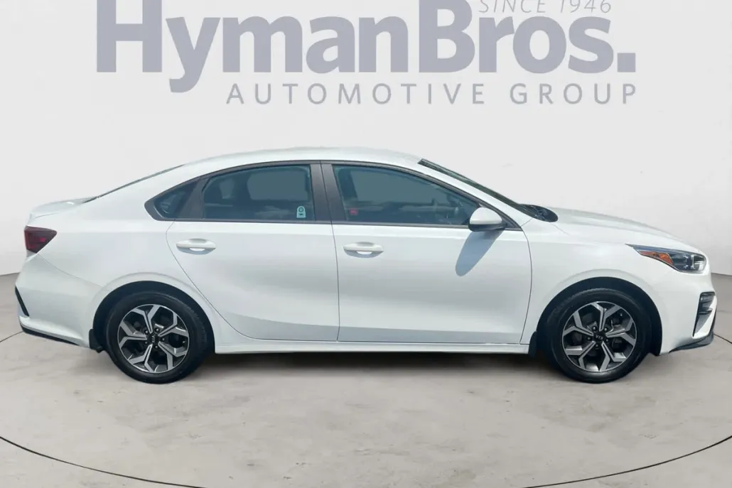 2021 Kia Forte LXS photo 1