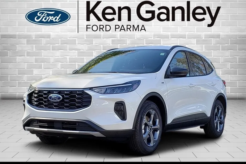 2025 Ford Escape Hybrid ST-Line photo 1