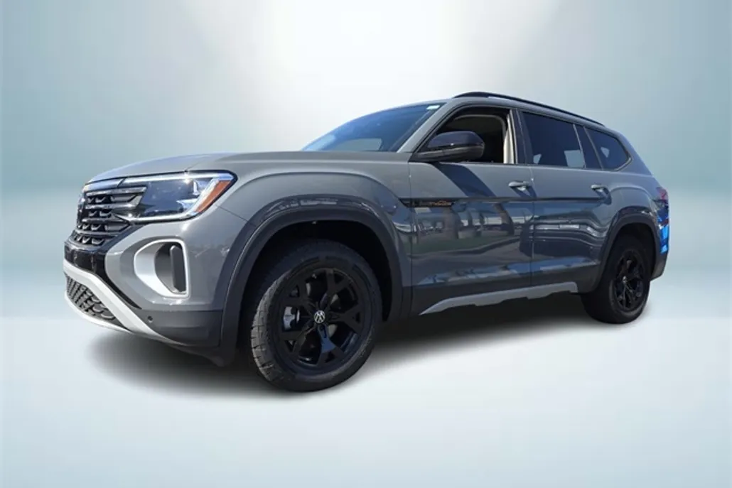 2025 Volkswagen Atlas SE Technology Peak Edition photo 1