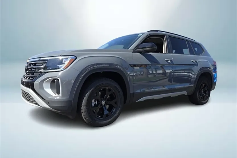 2025 Volkswagen Atlas SE Technology Peak Edition photo 1