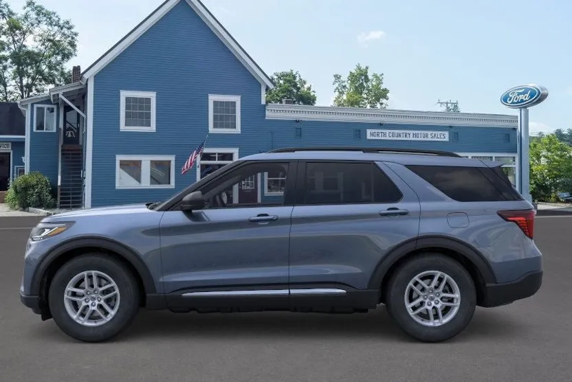 2025 Ford Explorer photo 1