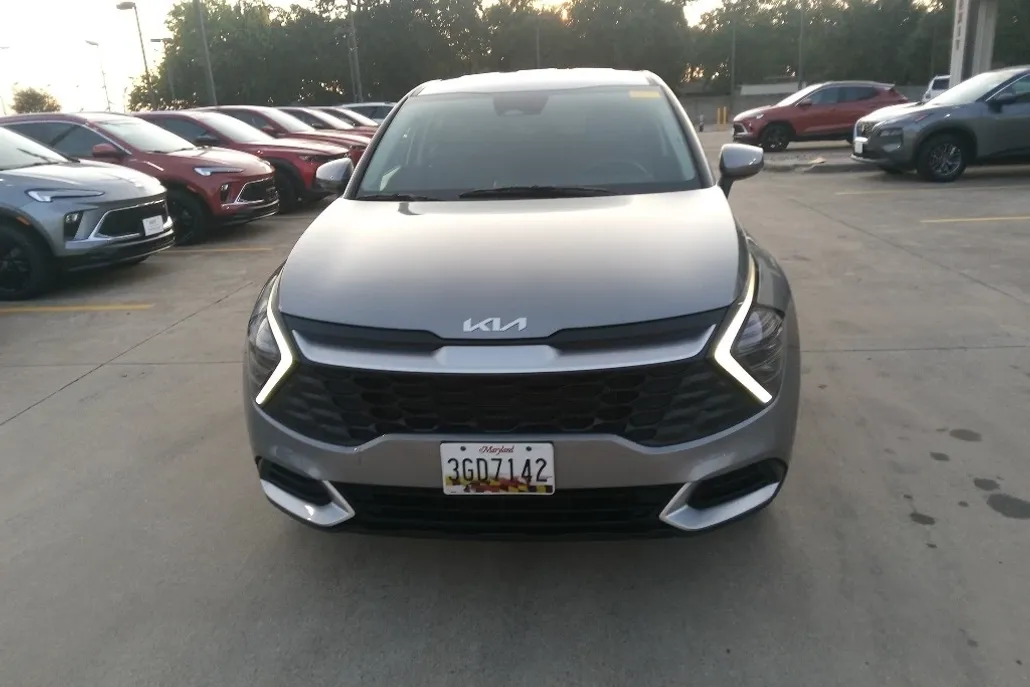 2024 Kia Sportage LX photo 1