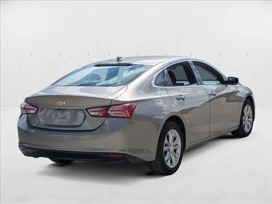 2022 Chevrolet Malibu 1LT photo 1