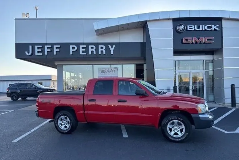 2005 Dodge Dakota SLT photo 1